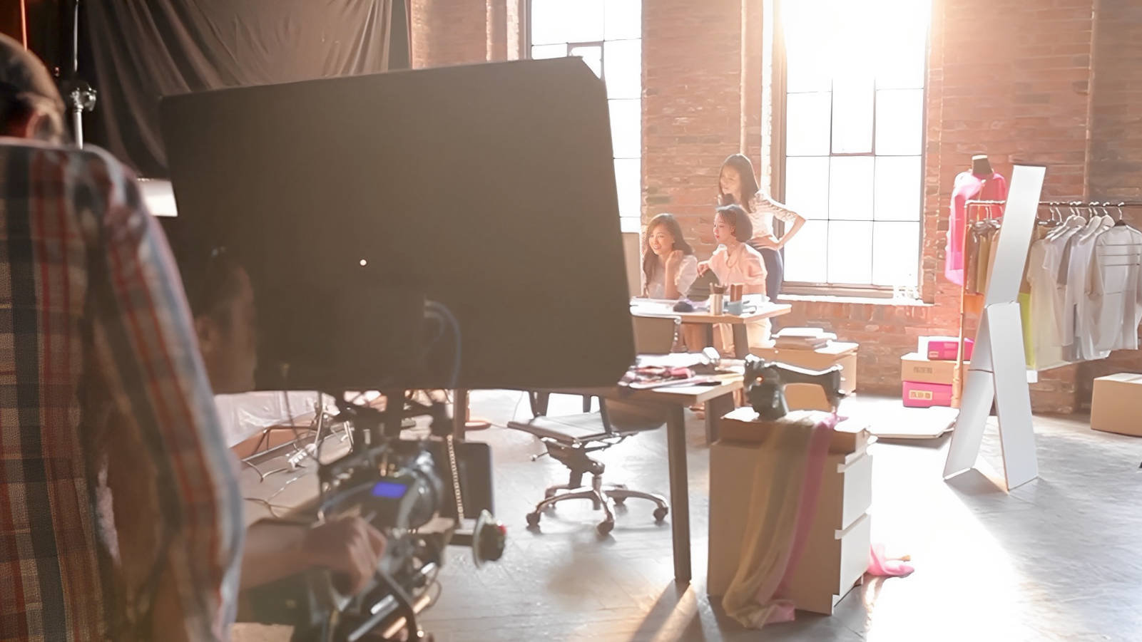 唯品會(huì)《翻頁(yè)》篇